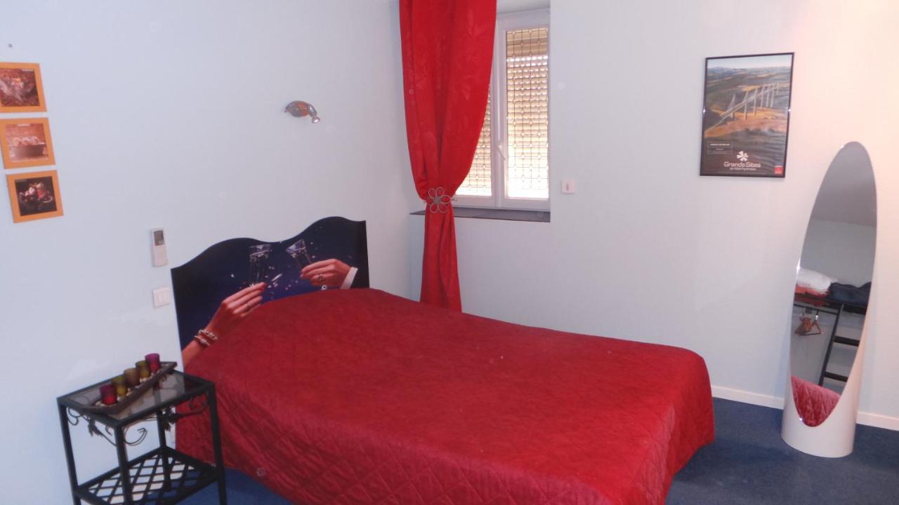 Hotel Le Gambetta Carmaux Szoba fotó